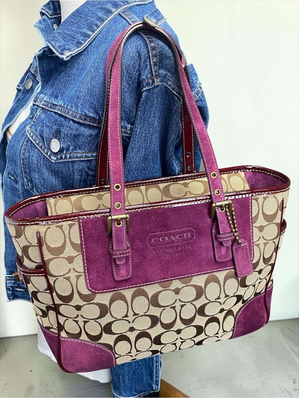 Coach Vintage Signature C Purple Suede Turnlock Tote - Picture 2 of 15